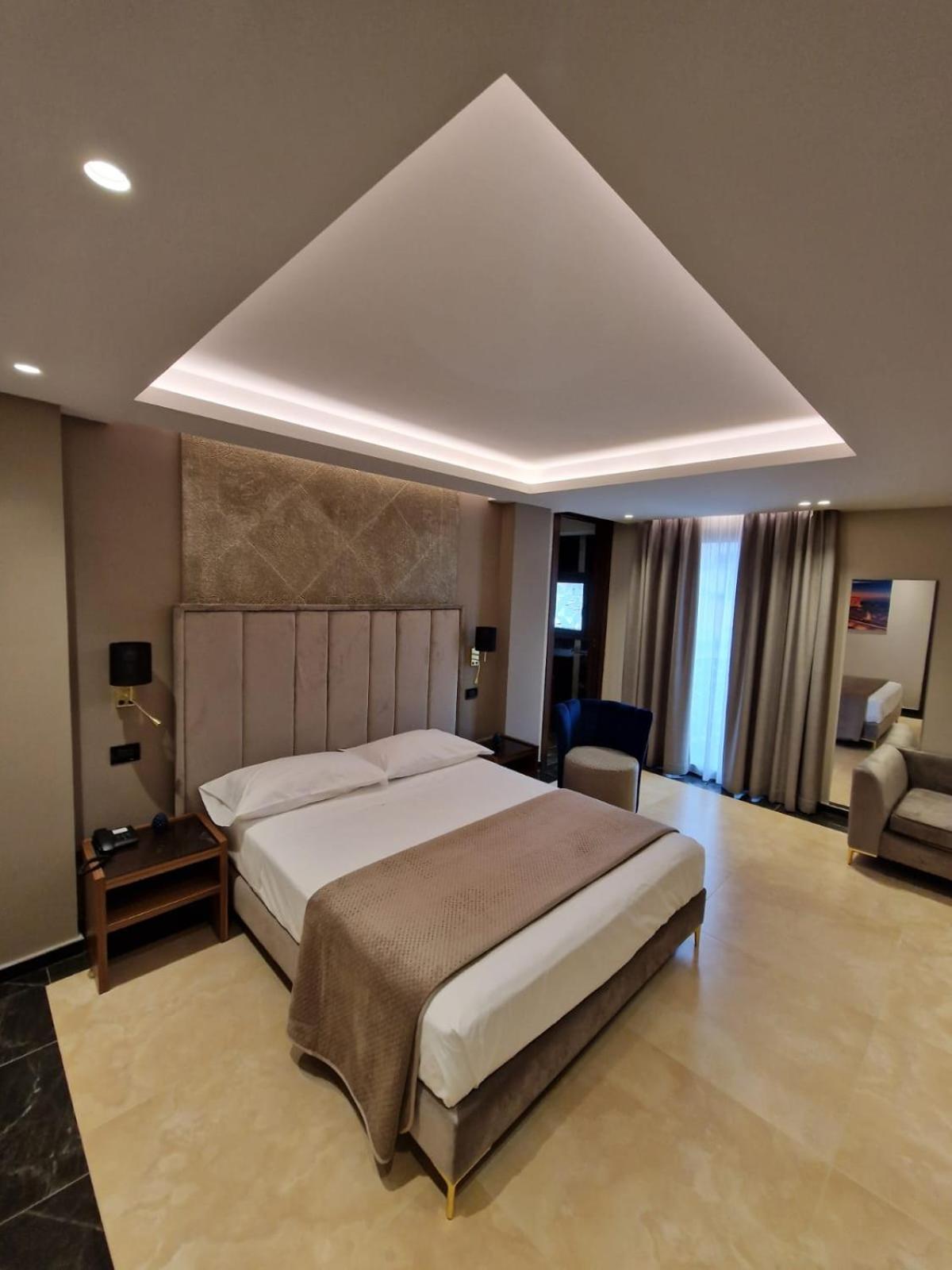 Beatus Suites And Rooms B&B Canicatti Bagian luar foto