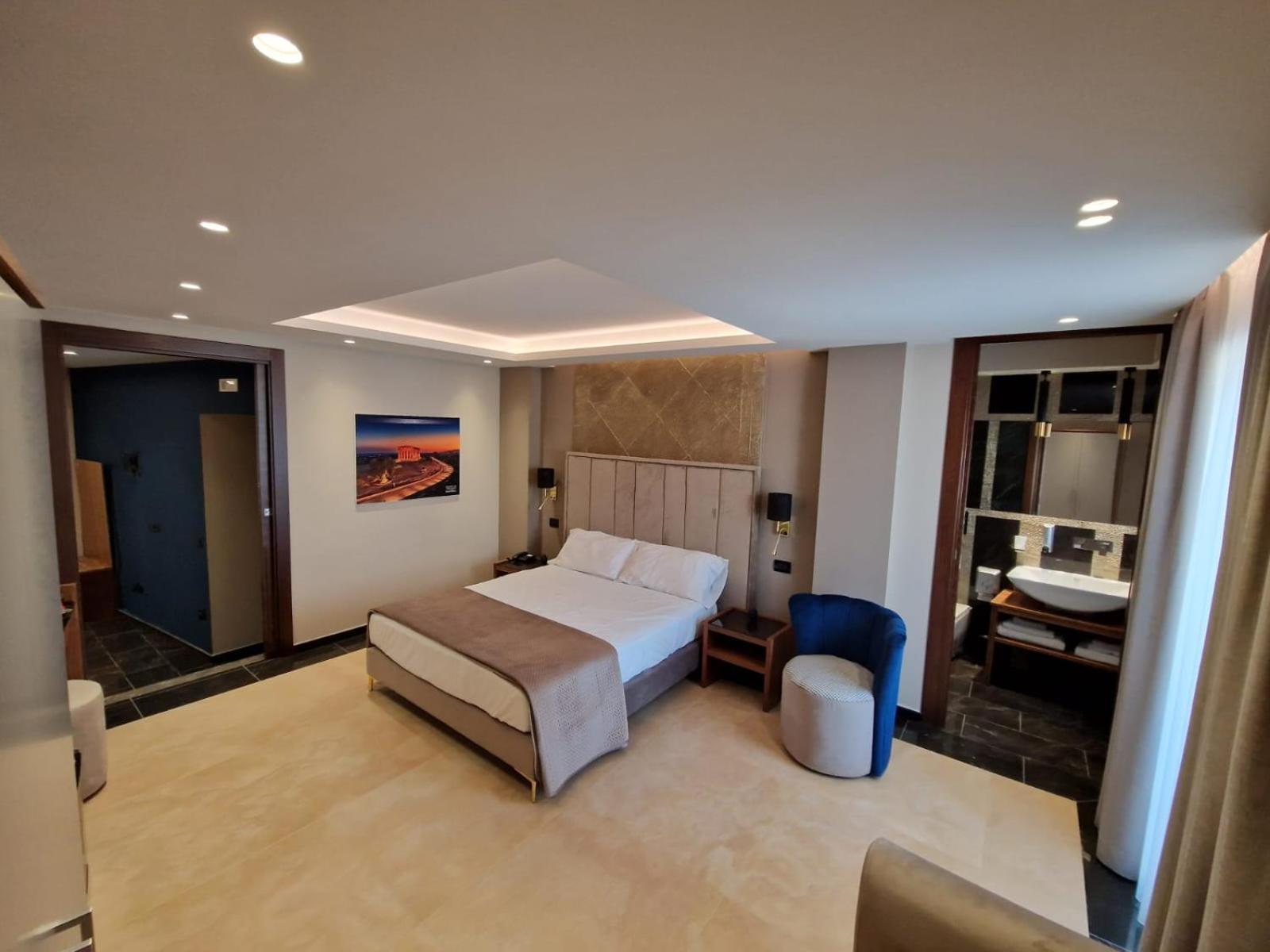 Beatus Suites And Rooms B&B Canicatti Bagian luar foto